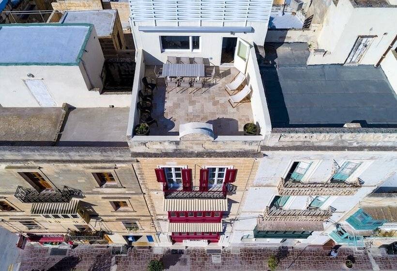 مسافرخانه The Snop House