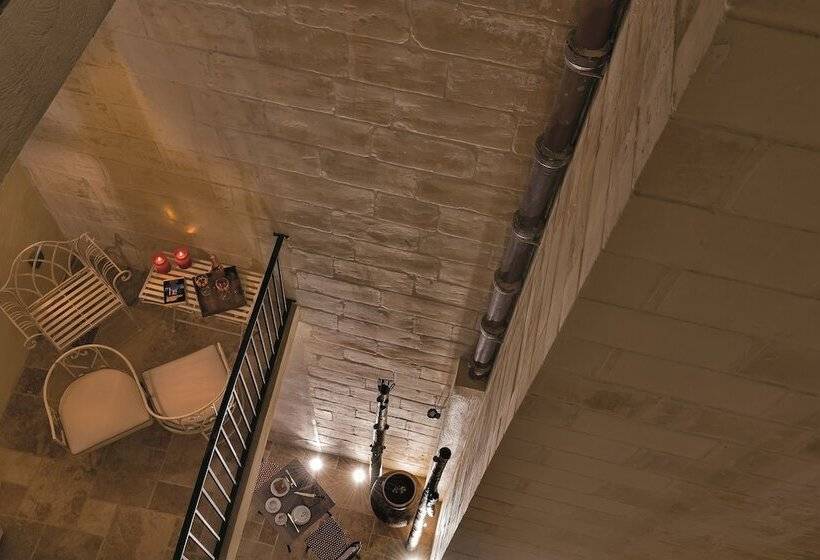 مسافرخانه The Snop House