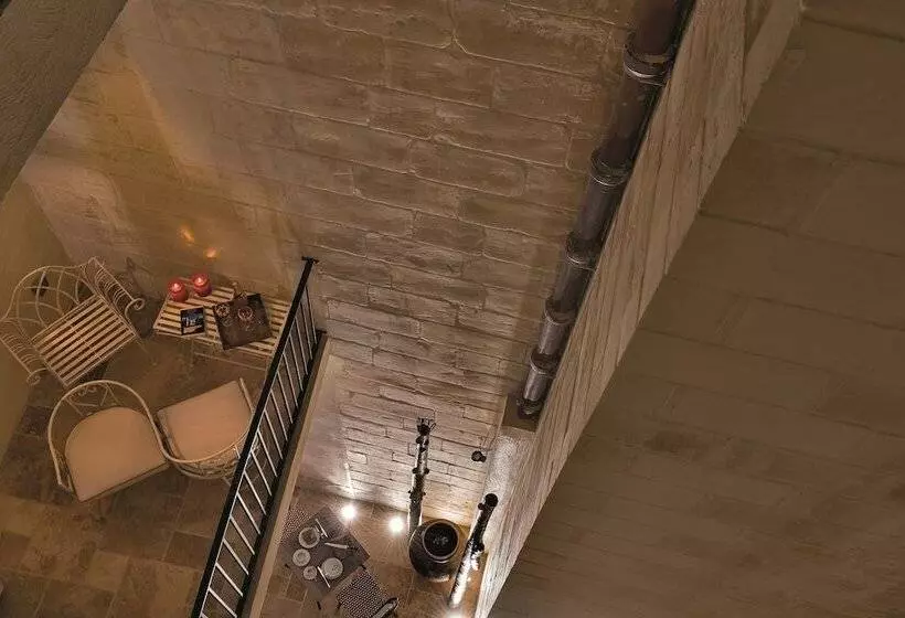 مسافرخانه The Snop House