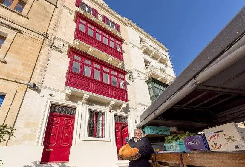 مسافرخانه The Snop House
