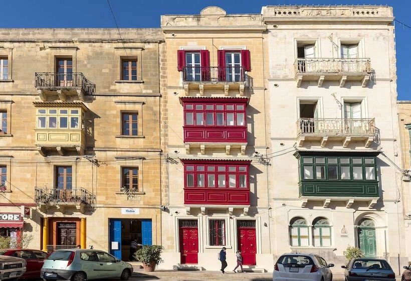 مسافرخانه The Snop House