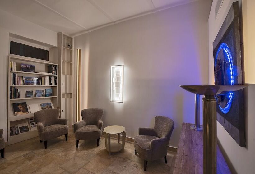 مسافرخانه The Snop House