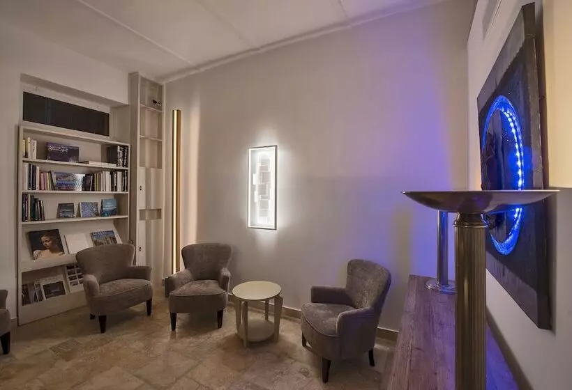 مسافرخانه The Snop House