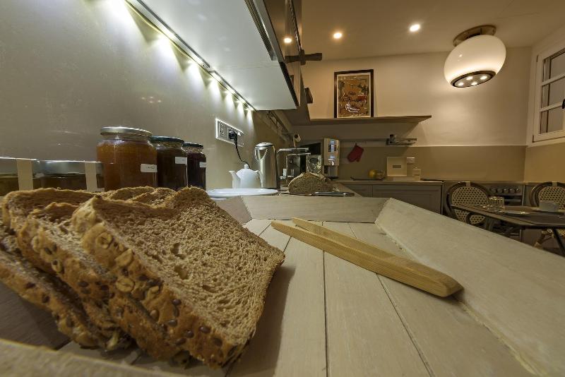 مسافرخانه The Snop House