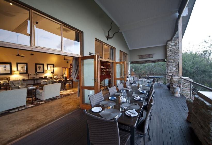 Отель Fugitives Drift Guest House