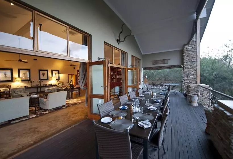 Hotelli Fugitives Drift Guest House