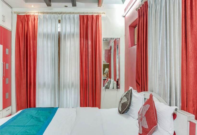 호텔 Indrakshi Service Apartment