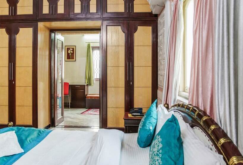 호텔 Indrakshi Service Apartment