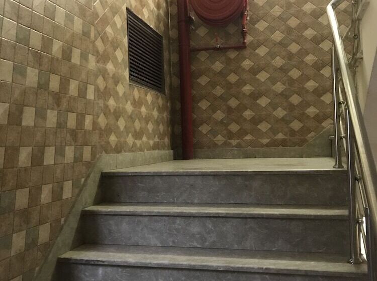 בית מלון כפרי R Continental