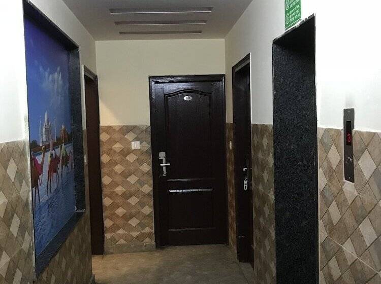 בית מלון כפרי R Continental