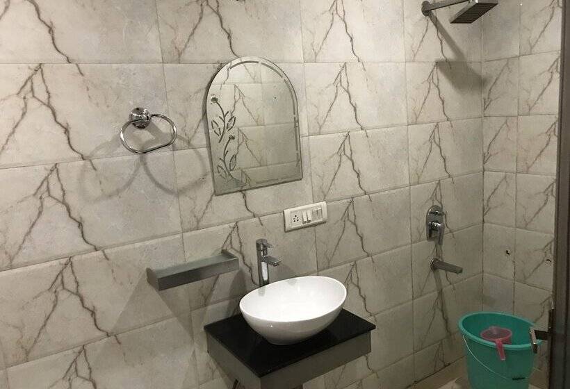 בית מלון כפרי R Continental