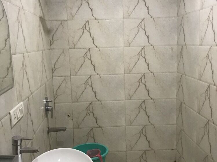 בית מלון כפרי R Continental