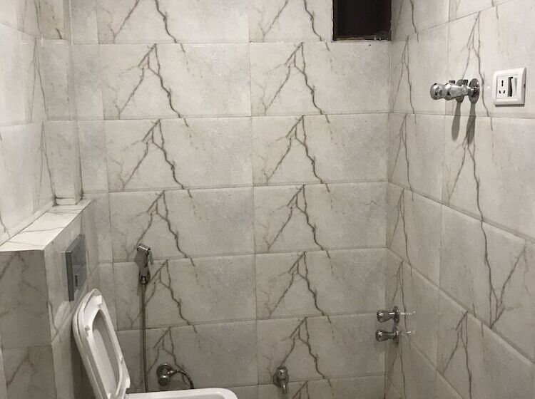 בית מלון כפרי R Continental