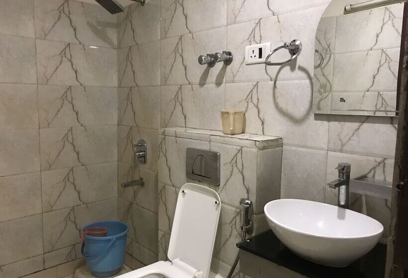 בית מלון כפרי R Continental