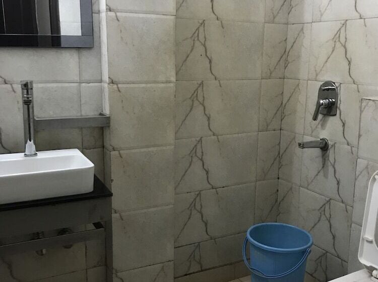 בית מלון כפרי R Continental