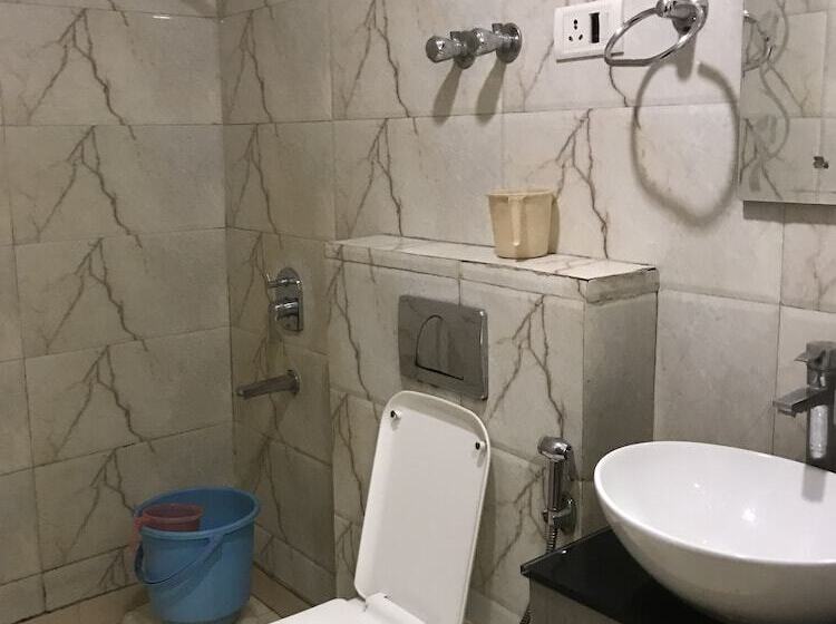 בית מלון כפרי R Continental