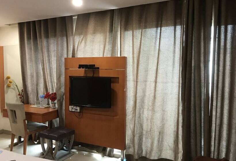 בית מלון כפרי R Continental