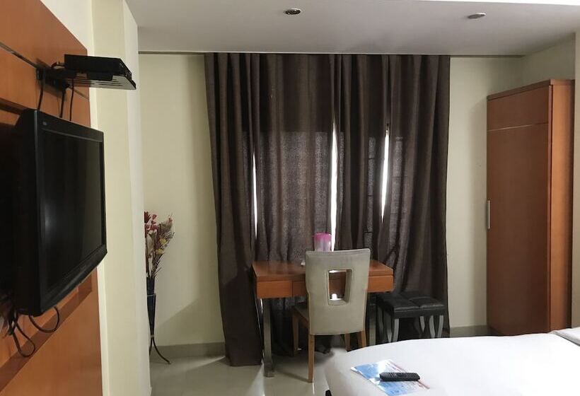 בית מלון כפרי R Continental