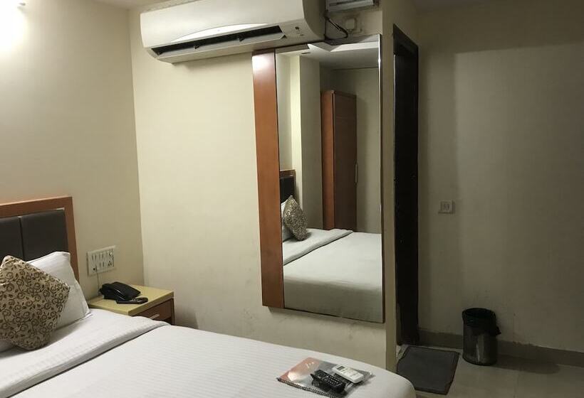 בית מלון כפרי R Continental