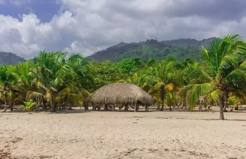 Hotelli Playa Mareygua Hostal