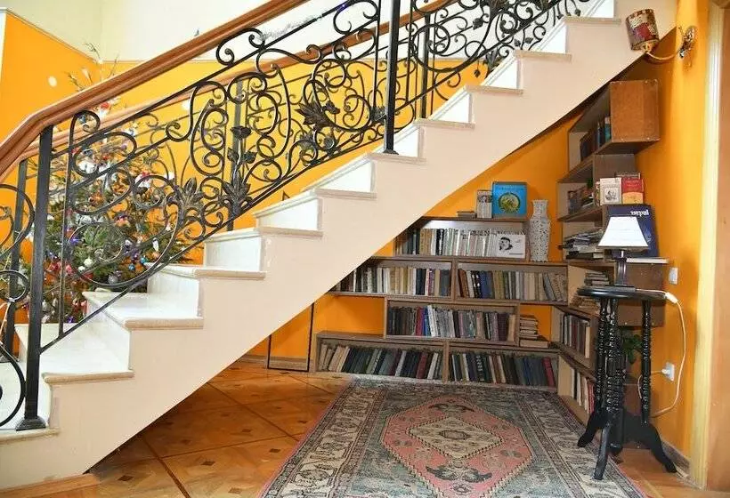 پانسیون Guest House Caucasus