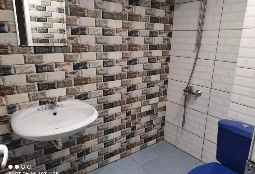 پانسیون Guest House Lila