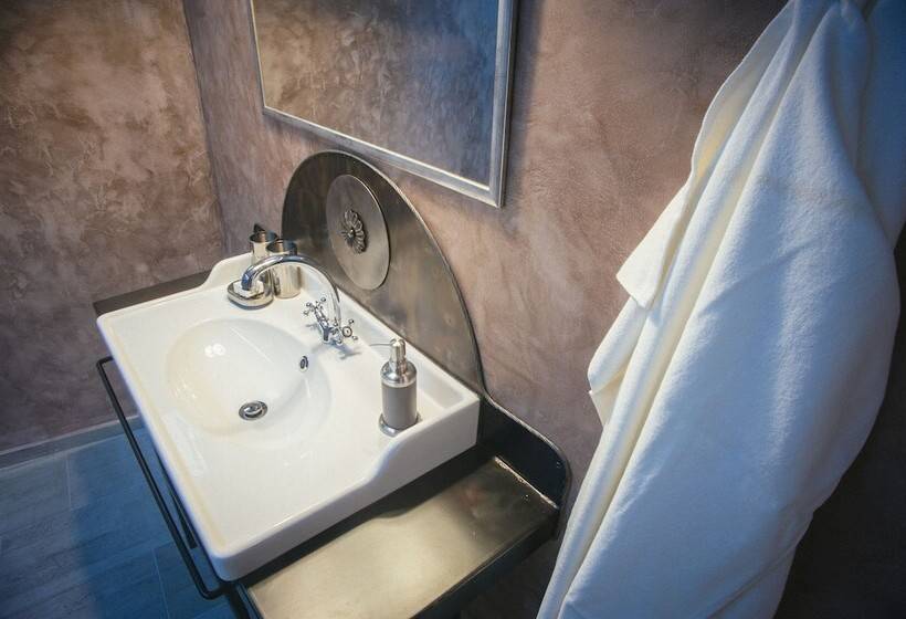 ペンション Mirakul Residence In A Cute Historic Town