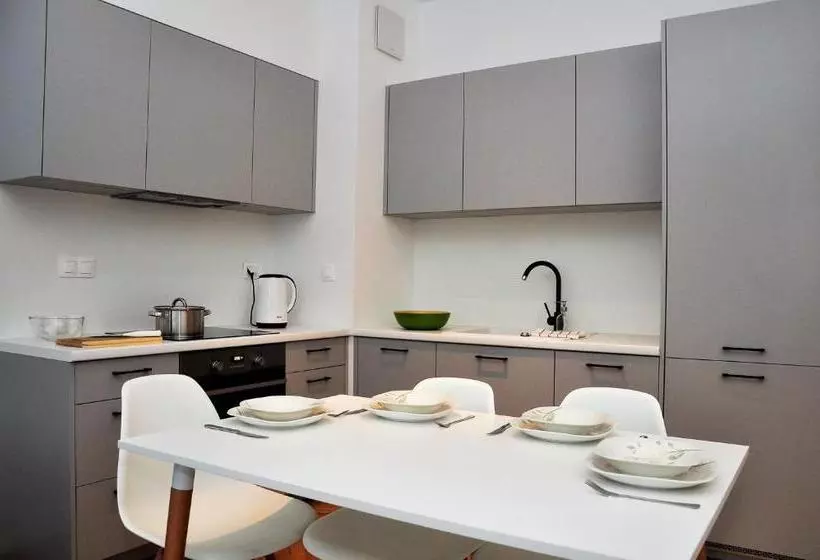 Prudentia Apartments Moko Residence