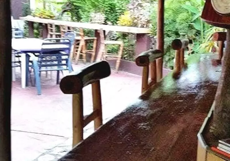 Bahay Isla Inn Hostel Puerto Galera