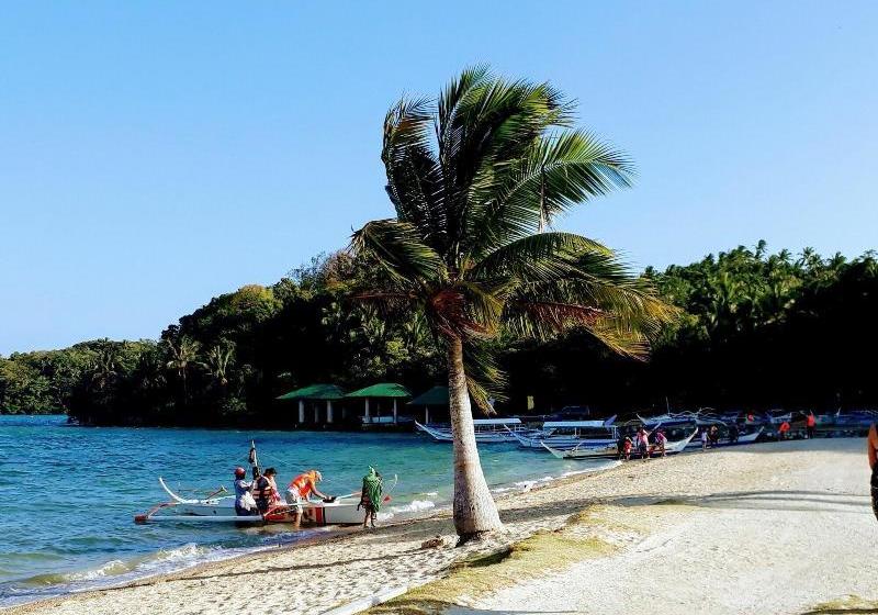 Bahay Isla Inn  Hostel Puerto Galera