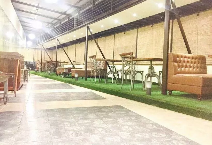 ホテル Ajmer Regency