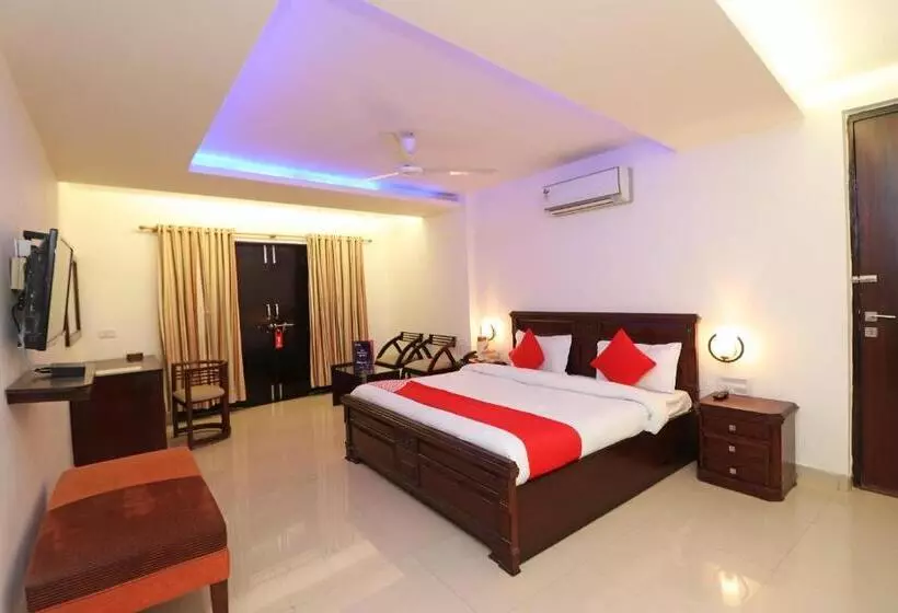 ホテル De Ds Plaza By Oyo Rooms