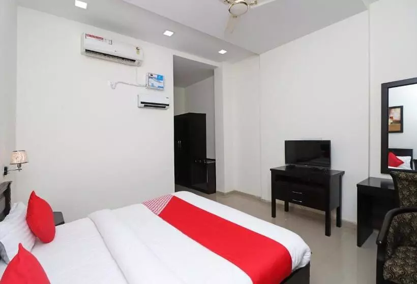 ホテル De Ds Plaza By Oyo Rooms