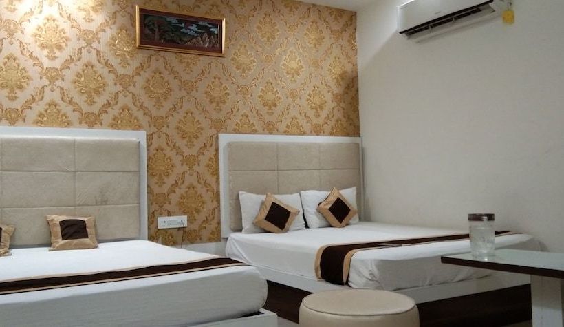 Отель Regency By Wb Inn