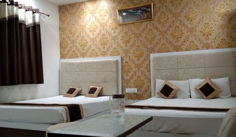 Отель Regency By Wb Inn