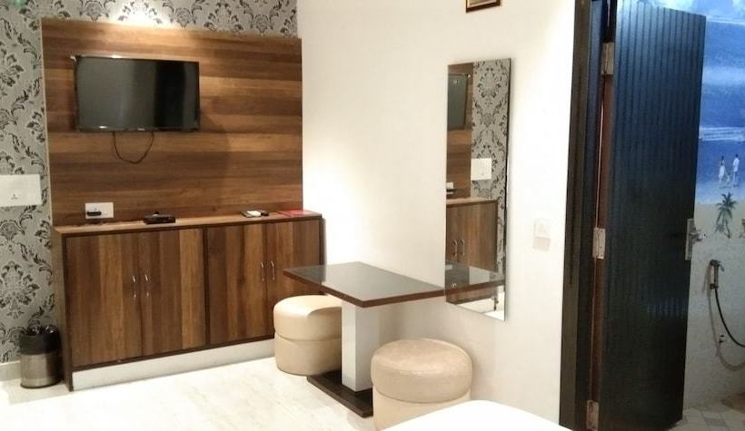 Отель Regency By Wb Inn