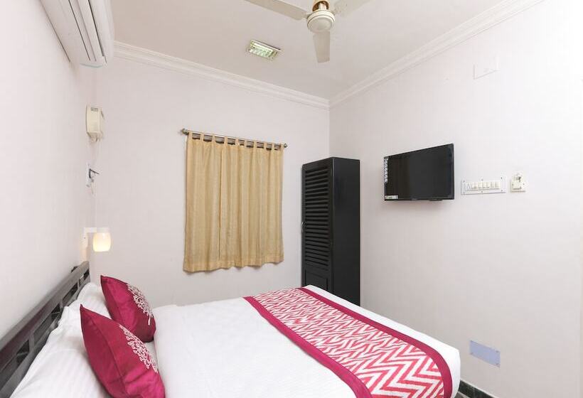 Hotelli Krishna Park Guest House