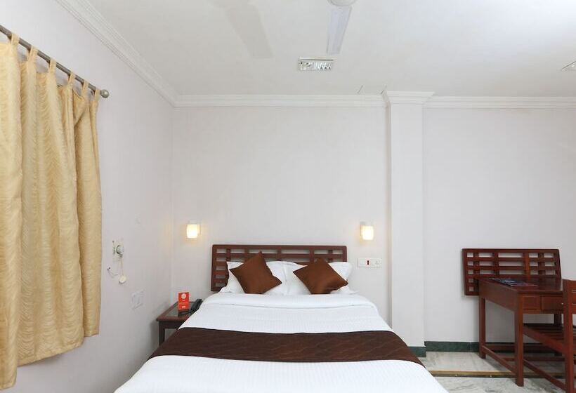 Hotelli Krishna Park Guest House