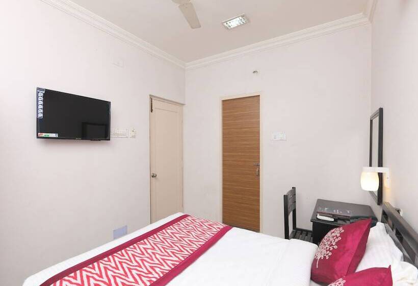 Hotelli Krishna Park Guest House