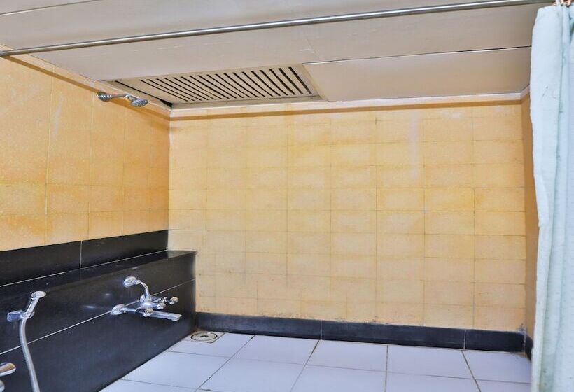 هتل President Inn By Sky Stays