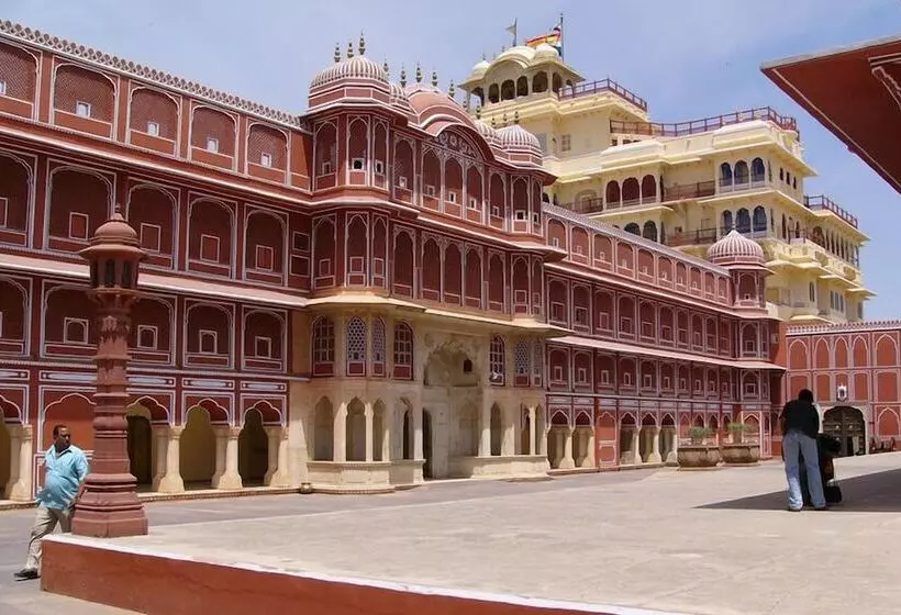 ホテル The Lodge B & B