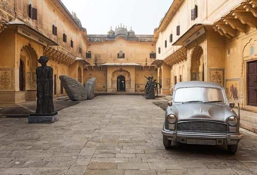 هتل The Lodge B & B