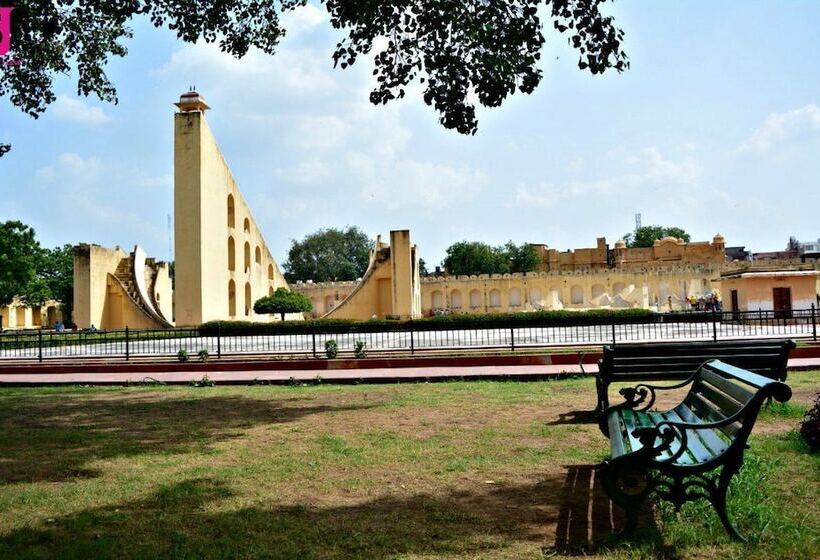 هتل The Lodge B & B