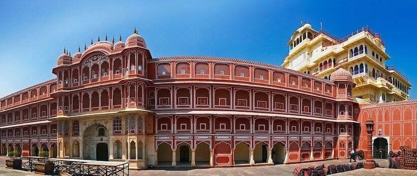 هتل The Lodge B & B