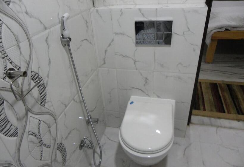 هتل The Lodge B & B