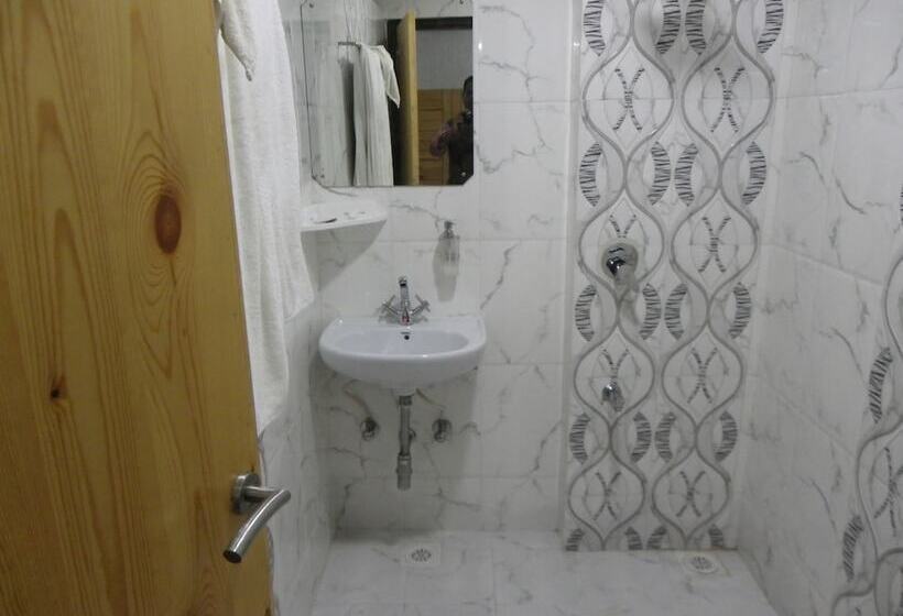 هتل The Lodge B & B