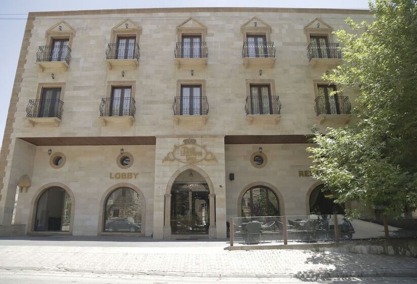 هتل The Lodge Inn