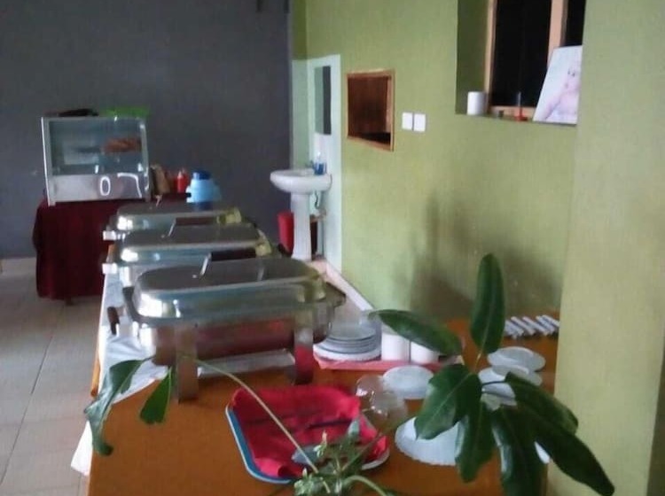 پانسیون Batian Guest