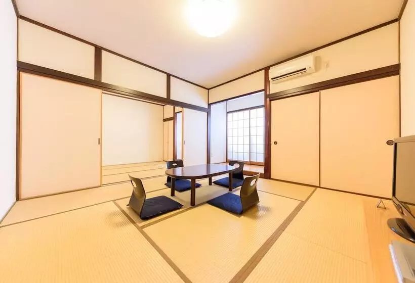 Ryokan Yufuin Iyotomi