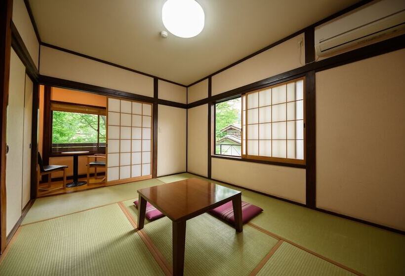 ריוקאן Yufuin Iyotomi